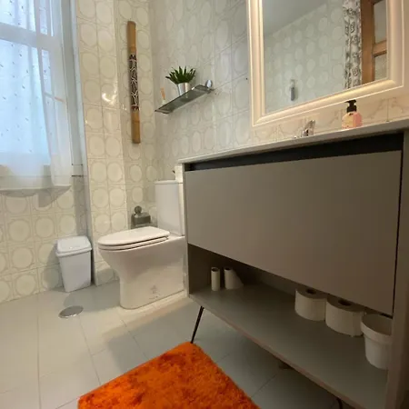 Centrica Con Sala * آكورونيا